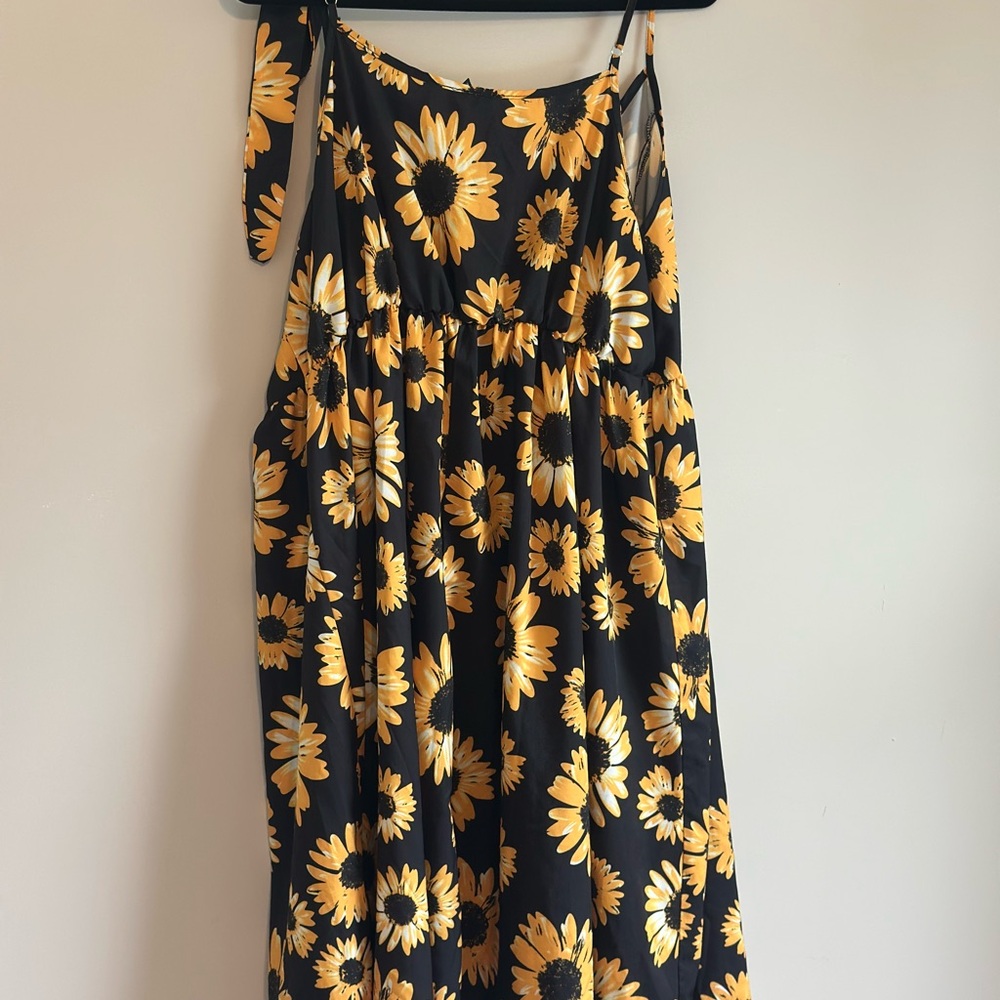 SHEIN Black and Yellow Floral Dress